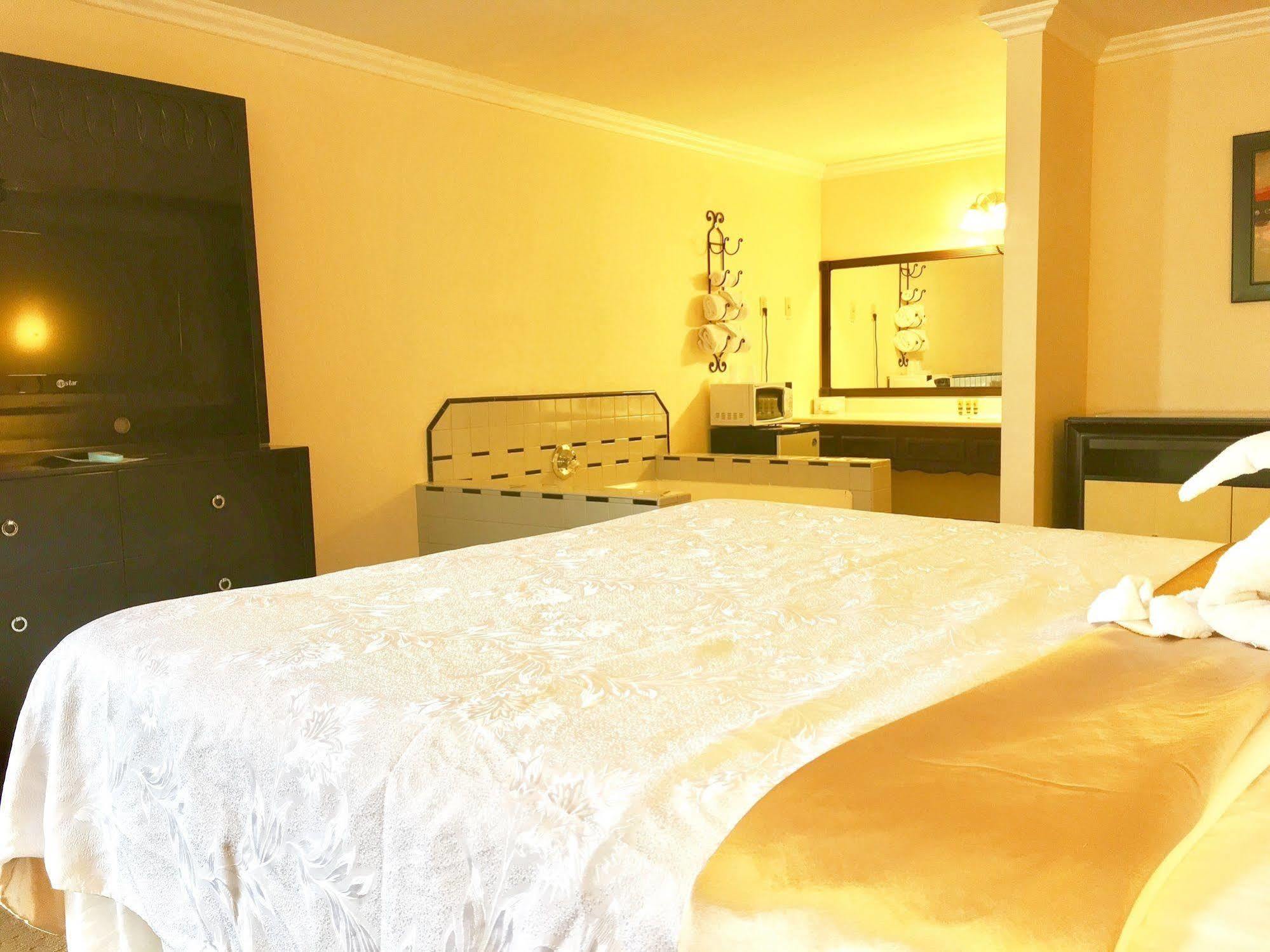 The Lemon Tree Hotel Anaheim Extérieur photo