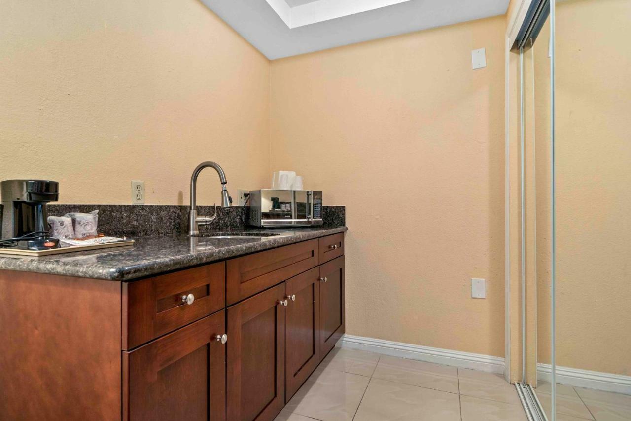 The Lemon Tree Hotel Anaheim Extérieur photo